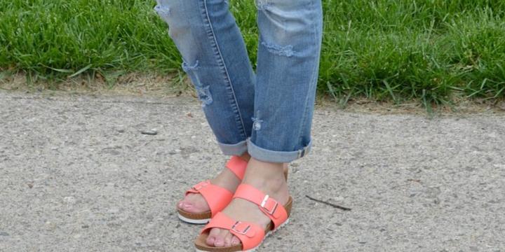 How to Style Comfortable Sandals for Spring